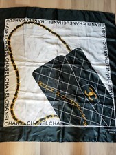 Superbe Carré Channel Foulard