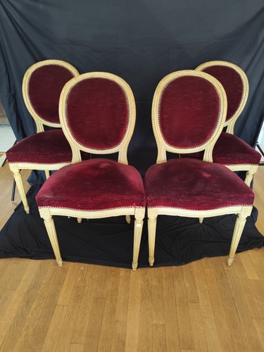 Suite quatre chaises - suite,