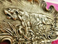 Vide poche ancien bas-relief mural avec  signature Tigre bronze  Empty pocket ol