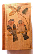 Boite en bois en forme de