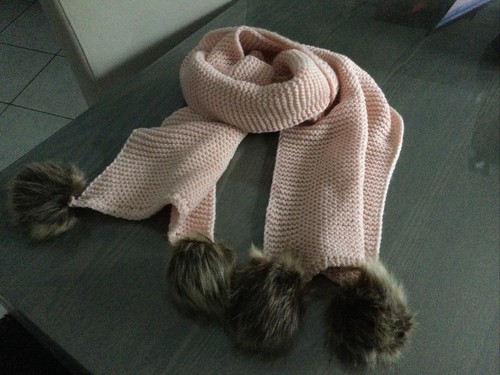 Echarpe rose pompons - , fourrure