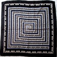 VERSACE   Foulard  soie  en