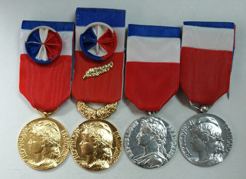 Lot 4 différentes - lot,