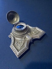 Encrier ancien en régule