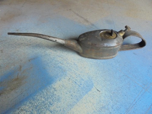 Outil ancien burette a - ,