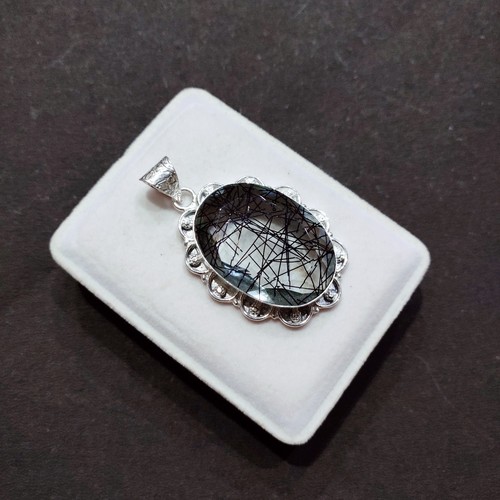 Pendentif pierre précieuse