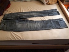 jean wrangler hero neuf taille 40/42 bleu