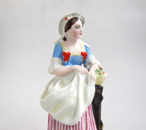 Figurine femme panier - au,