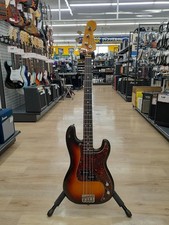 Guitare basse électrique