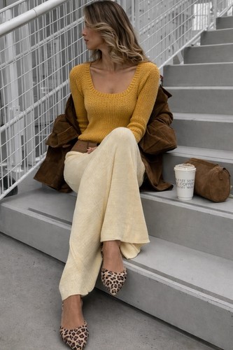 Pull crochet moutarde fait