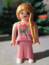 femme fille PRINCESSE rose aux cheveux or palais château PLAYMOBIL 5285 série 4