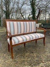 Banquette en Noyer du 19ème pour salle d'attente ou halle d'entrée . 130 cm