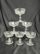 Série De 6 Coupes À Champagne En Cristal Gravé Baccarat ?