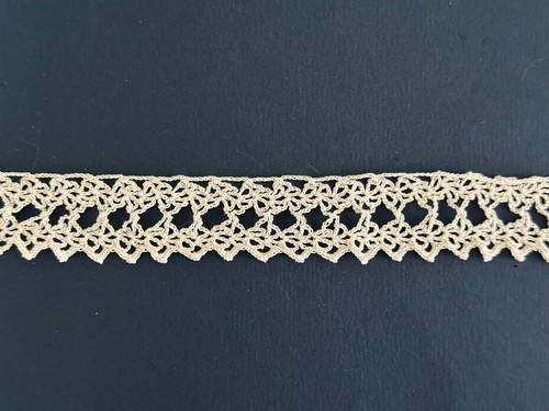 Dentelle ancienne faite main