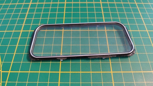 Lunette arrière encadrement