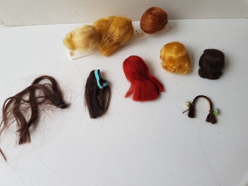 Lot perruques coiffes - 6,