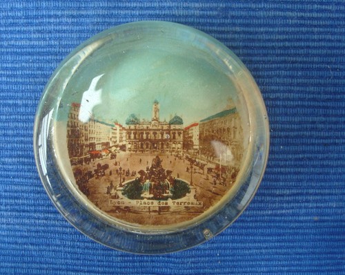 V73 presse papier ancien verre - presse,