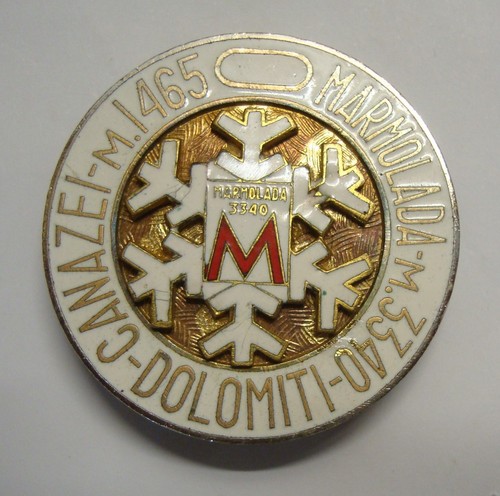 Insigne badge broche émaillé