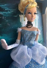 Poupée Édition Limitée Cendrillon V1 Disney Store 
