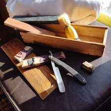 Ancien coffret de rasage complet  rasoir coupe-chou blaireau  affûteur