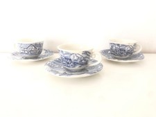 3 tasses et soucoupes à café