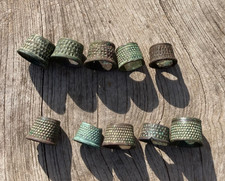 Un Lot de 10 Dés à Coudre