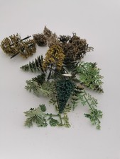 MODÉLISME FERROVIAIRE ÉCHELLE HO LOT D'ARBRES ET DE MOUSSE
