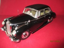 RICKO ECHELLE 1/18  MERCEDES  BENZ TYP 300C