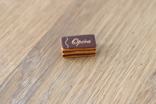 Fève gateau chocolat opera - fève,