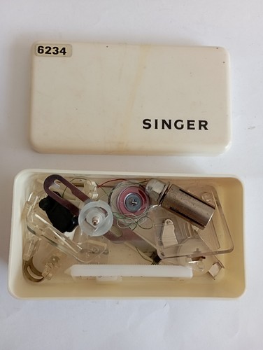 Accessoires machine coudre - a,