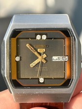 AUTOMATIC SEIKO 5 VINTAGE SQUARE BLACK DIAL DAY DATE 6349 WRIST WATCH