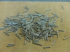 Lot petites pointes clous