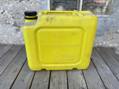 Ancien bidon plastique jaune - ancien,