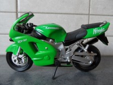 MOTO KAWASAKI NINJA ZX-12 MAISTO 1:18
