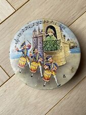 Ancienne Boite en tôle lithographiée Pierrot Gourmand Musiciens Tambours