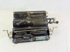 Ancienne Machine à Calculer