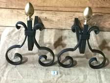 PAIRE DE CHENETS EN  FER FORGE ET BRONZE