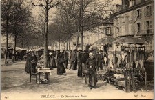 45 ORLEANS -- marche aux puces sur les quais