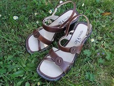 CHAUSSURES FEMME NU PIEDS 36  ETE NEUFS MARRON TALON ELEGANTS MARQUE AGNES FLO