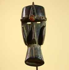 Masque tribal africain style