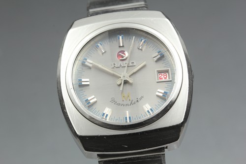 Presque comme neuve montre - *presque,