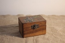 Ancienne boîte en bois