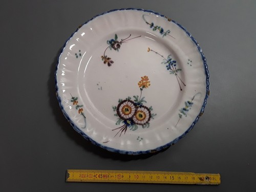 Très ancienne assiette - ancienne,