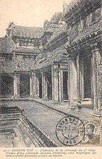 CPA CAMBODGE / ANGKOR VAT / L'APPENTIS DE LA COLONNADE DU 1ER ETAGE