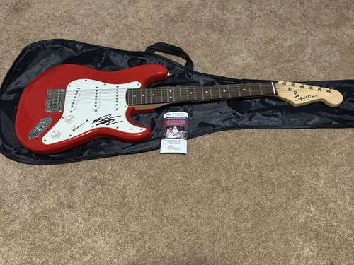 Gavin adcock signed squier - signed,