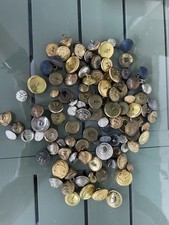 Lot De Boutons Militaires A