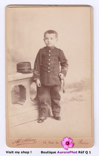 Garçon costumé militaire - costumÉ, en