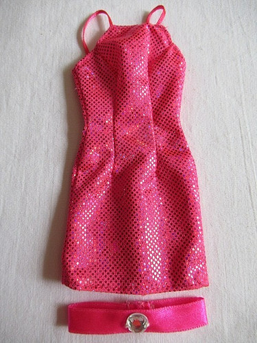Barbie robe pailletee et - -,