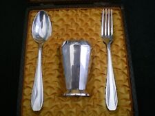 TRES BEAU COFFRET  EN ARGENTERIE FOUCHETTE CUILLERE TIMBALE POINCONS CADEAU