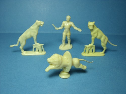 Figurines set 210 - 4,